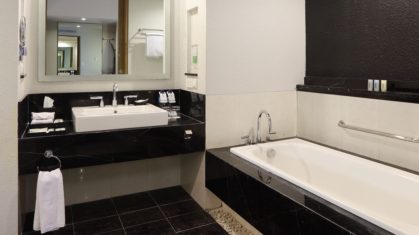 Holiday Inn Bandung Pasteur - Bandung, Indonesia