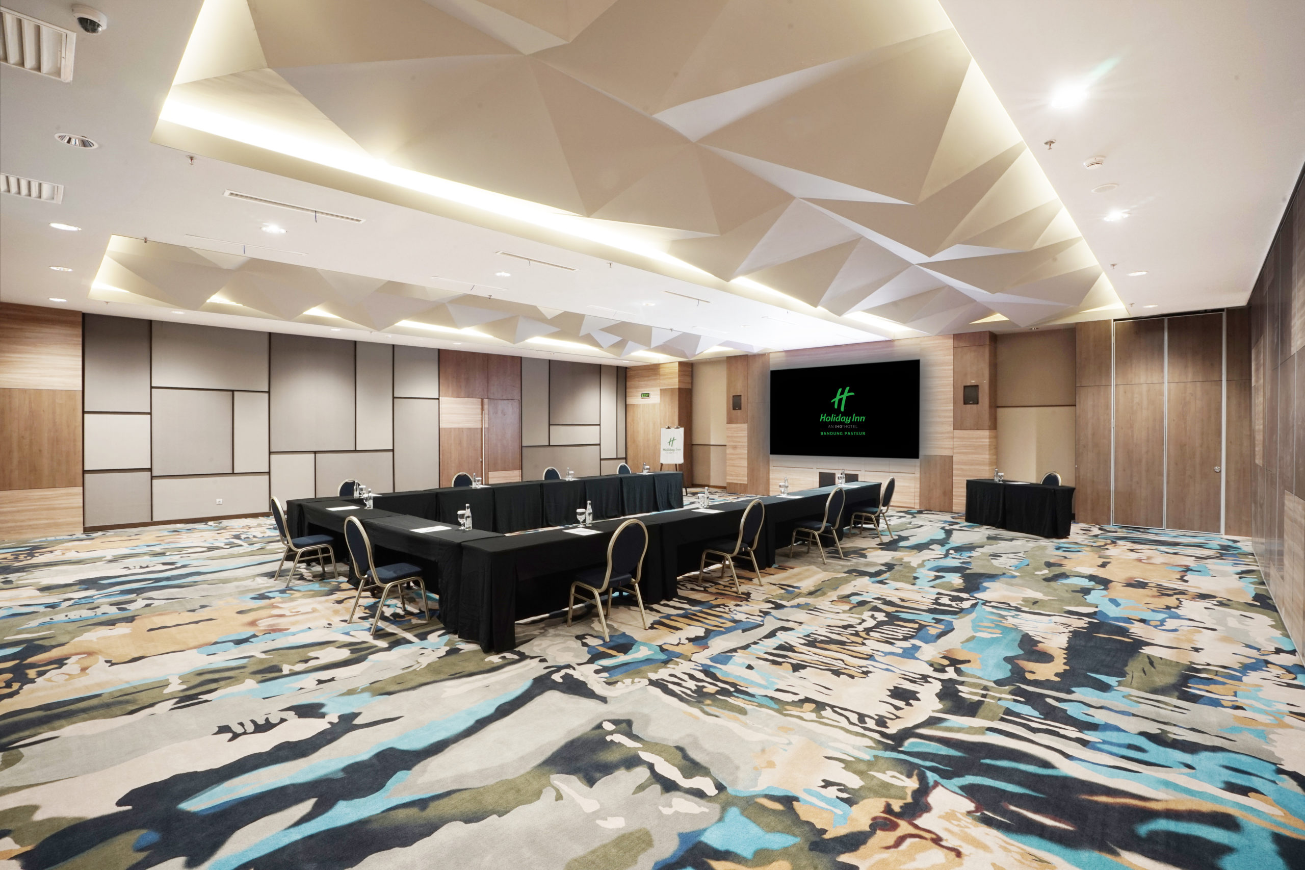 Holiday Inn Bandung Pasteur - Bandung, Indonesia